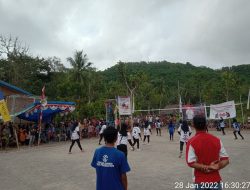 Warga Desa Mirring Respon Positif Turnamen Volly Pare Production Cup I