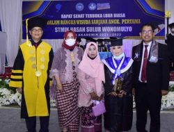 Wisudawan Terbaik STIMIK HSW Bercita-Cita Jadi Dosen