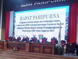 Bupati PolMan Tanggapi Pandangan Fraksi Pertanggunjawaban APBD 2021