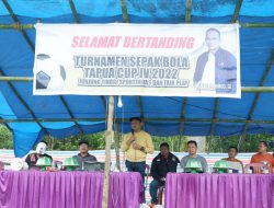 Ketua DPRD PolMan Buka Turnamen Sepak Bola Tapua Cup IV 2022