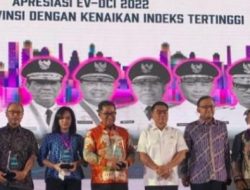 Pj Gubernur SulBar Terima Penghargaan Kategori EV-DCI Dari PT Katadata Indonesia