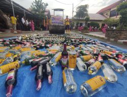 650 Botol Miras Dimusnahkan Polres PolMan Jelang Malam Tahun Baru