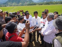 Wamentan Bersama Gubernur Gerak Cepat Tangani Virus Jembrana di SulBar