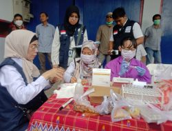 BPOM Mamuju Melakukan Uji Sampel Takjil Berbuka Puasa Di Pasar Pekkabata PolMan