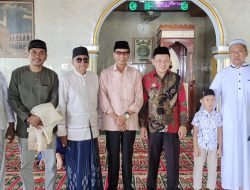 Shalat Jum’at Di Mesjid Al Haddad Tonyaman, Wakil Bupati PolMan Ingatkan Warga Waspada Perubahan Cuaca