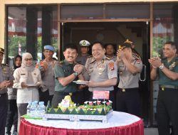 Kasdim 1402/PolMan Pimpin Rombongan TNI Sambangi Polres PolMan