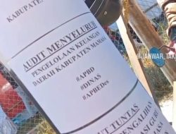 Rayakan HUT RI Ke 78. EK LMND Bagikan Pamflet Tuntutan Usut Dugaan Tindak Pidana Korupsi Di Kabupaten Mamasa