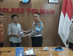 Kapolda Sulbar dan Kabid Propam Serahkan santunan Pada Keluarga Tahanan Polres Polman Yang Tewas