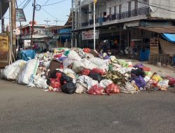 Tumpukan Sampah Kembali Menghiasi Jalanan Di PolMan