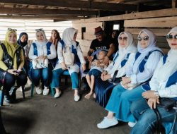 Iwapi Polman dan Komunitas Orang Tua Asuh Bantu Syafii Bocah Penderita Lumpuh Layu