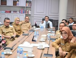 Gubernur Dan Bupati Se – SulBar Audensi Dengan Menteri Transmigrasi RI