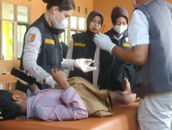 Mahasiswa Akper MappaOudang Makassar Angkatan XVI Gelar Bakti sosial dan Sunat Massal Gratis di Mapilli