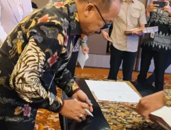 Targetkan PAD Dari Sektor Sawit Dan Galian C Gubernur SulBar Tanda Tangan MOU Dengan Perusahaan Sawit