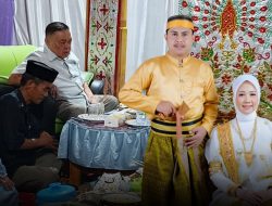 Wagub Sulbar Hadiri Pernikahan Warga Bonde, Berikan Dukungan dan Doa untuk Pasangan Pengantin