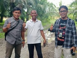 Wakil Ketua DPRD Pasangkayu Tinjau Jalan Ditanami Pisang Warga di Dusun Tura
