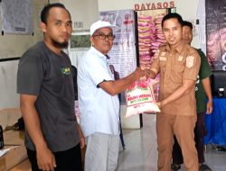 Dinsos Sulbar Salurkan Bantuan Beras untuk Warga Miskin Ekstrem di Mamuju Tengah