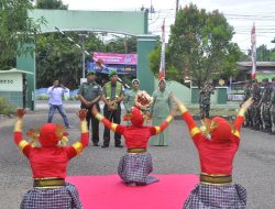 Lepas Sambut Dandim 1402/Polman, Letkol Inf Ikhwan Arifin Disambut Tarian Paddupa