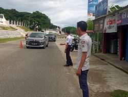 Dukung Kelancaran Upacara HKN, Bidang LLAJ Dishub Sulbar Lakukan Pengaturan Lalu Lintas di Kompleks Kantor Gubernur