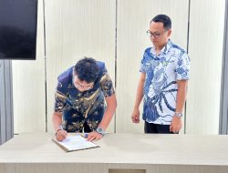 Plt Karo Pemkesra Sulbar Laksanakan Penandatanganan Perjanjian Kinerja Bersama Seluruh Jajarannya