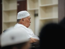 Rumah Dinas Selesai Direhab, Wagub Sulbar Langsung Kumandangkan Adzan Gelar Shalat Berjamaah