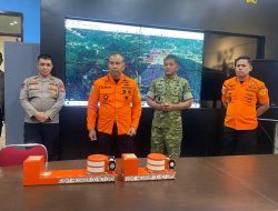 Black Box Pesawat Diserahkan ke Kepala Basarnas di Makassar, Akan Diberikan ke KNKT