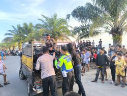 Aksi Bali Dibubarkan Polisi di Pantai Bahari