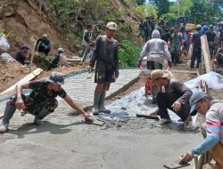 Meski Panas Terik, Satgas TMMD Tetap Tuntaskan Rabat Beton