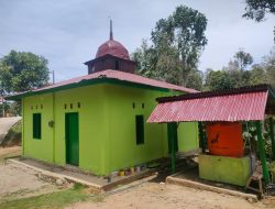 TMMD Kodim 1402 Polman Cat Ulang Rumah Ibadah di Desa Bulo