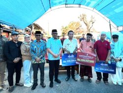 Darmawati Dampingi Gubernur Sulbar Serahkan Bantuan untuk Korban Kebakaran di Galung Tuluk