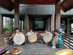 Generasi Muda Jakarta Bangga Belajar Budaya Mandar melalui Musik Tradisional Rawana Mandar