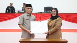 Hadiri Paripurna DPRD Sulbar, Sekprov : Kita Terima Rekomendasi untuk Ditindaklanjuti