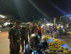 Satpol PP Sulbar Tertibkan Pedagang Musiman dan Parkir di Kawasan Arteri hingga Pantai Manakarra Mamuju