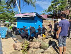 Gerak Cepat Brimob Polman, Water Cannon Dikerahkan Bersihkan Lumpur Banjir