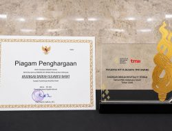 Kementerian Kebudayaan RI Anugerahkan Dua Penghargaan untuk Anjungan Sulawesi Barat di TMII