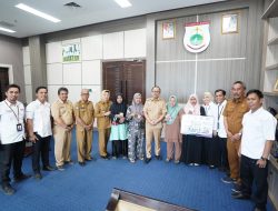 200 Keluarga Miskin di Sulbar Terima Bantuan Usaha Rp5 Juta dari Gubernur SDK, Target 300 Lagi